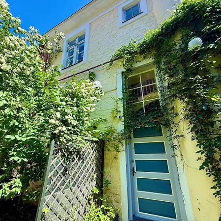 Luxury 2bd In The Heart Of Medieval Old Town Apartament