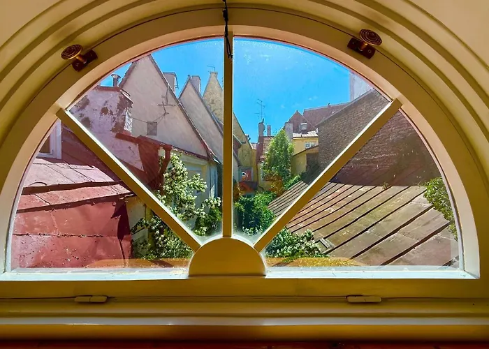 Luxury 2bd In The Heart Of Medieval Old Town Apartamento Tallin