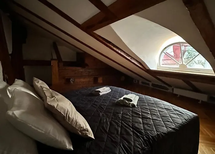 Luxury 2bd In The Heart Of Medieval Old Town 公寓 *